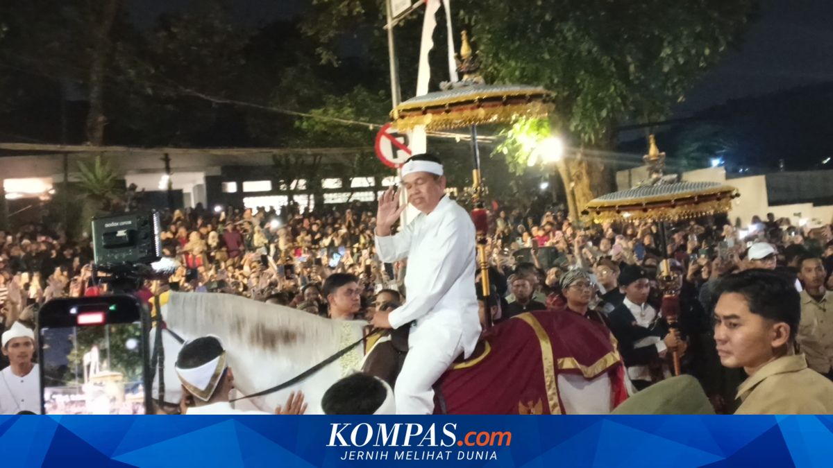 Kemeriahan Kirab Milangkala Tatar Sunda di Gedung Sate Bandung