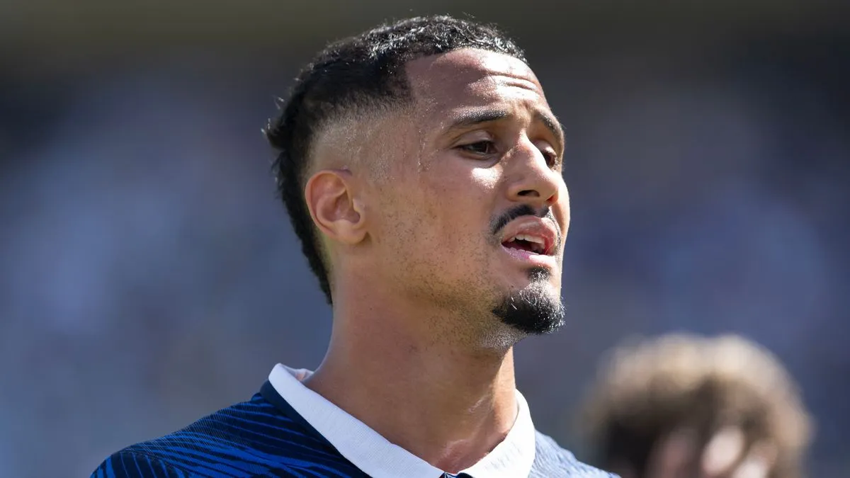 Saliba Akui Bermain Sambil Cedera Demi Gelar Arsenal - sumber: (footballlondon)