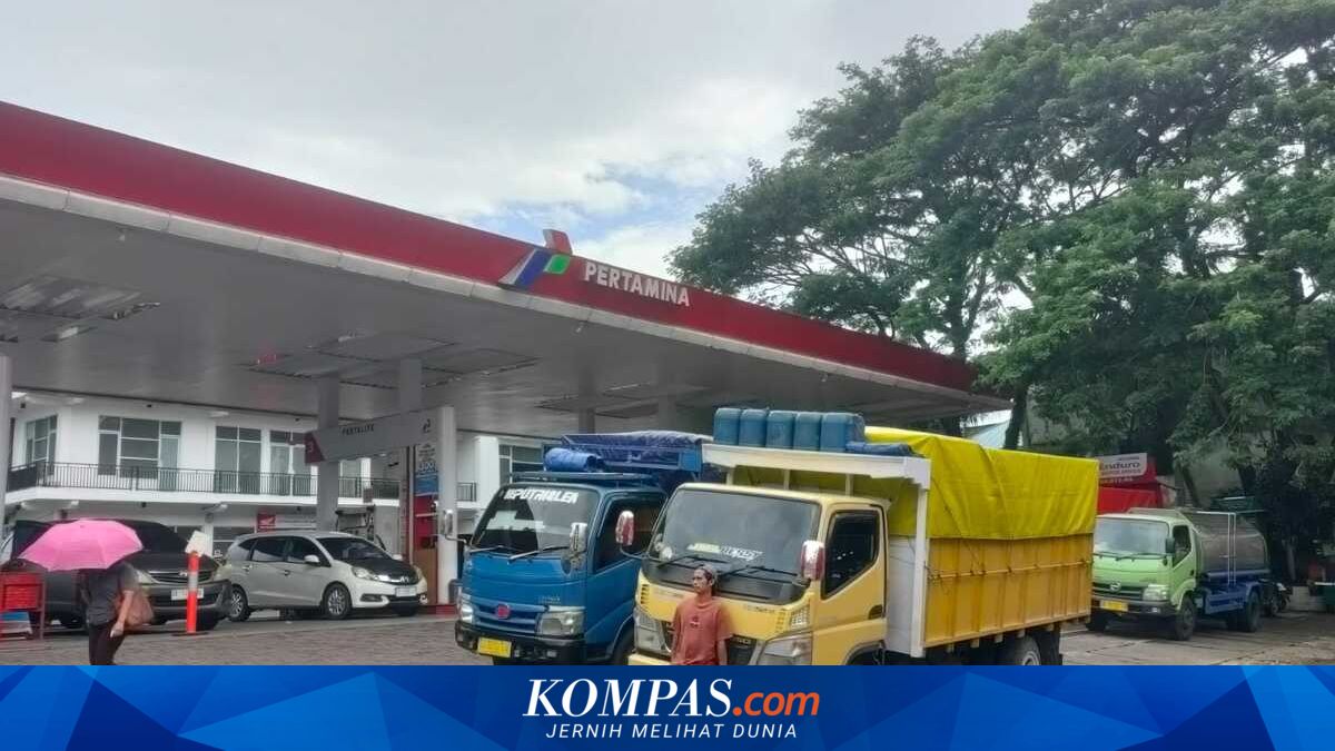 Krisis Solar di Ambon, Sopir Truk Harus Antre Lama di SPBU