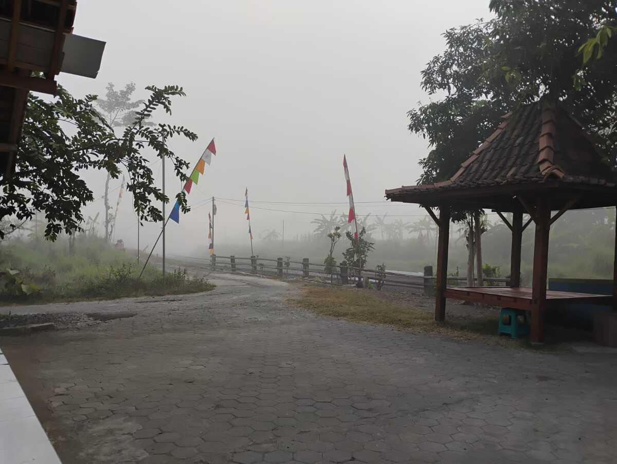 Kabut Pagi Menyelimuti Kulon Progo, Ini Penyebabnya