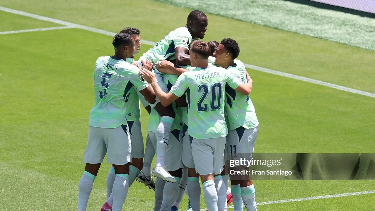 Swiss dan Bosnia dan Herzegovina incar kemenangan perdana di Piala Dunia 2026. (Foto: Fran Santiago/Getty Images)