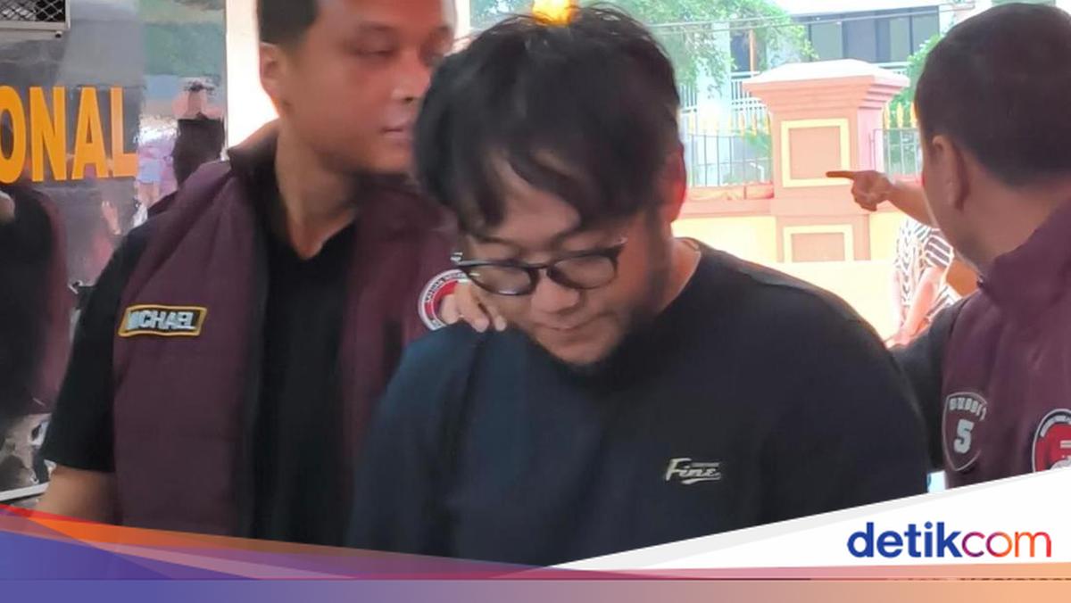 ---
Penangkapan Frans Antony, Tangan Kanan Gembong Narkoba Fredy Pratama di Malaysia

---