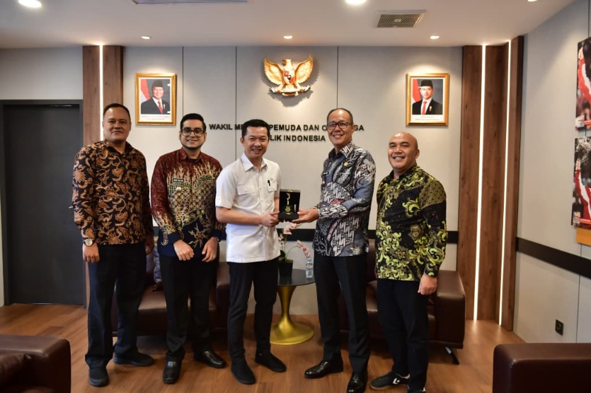 Wamenpora Taufik Bahas Pembangunan Sektor Kepemudaan dan Olahraga Bersama Wali Kota Sukabumi