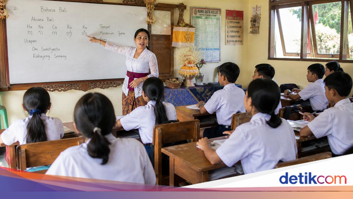 ---
Kenaikan Tunjangan Guru Non-ASN Sebesar Rp 2 Juta, Ditransfer Langsung ke Rekening

---