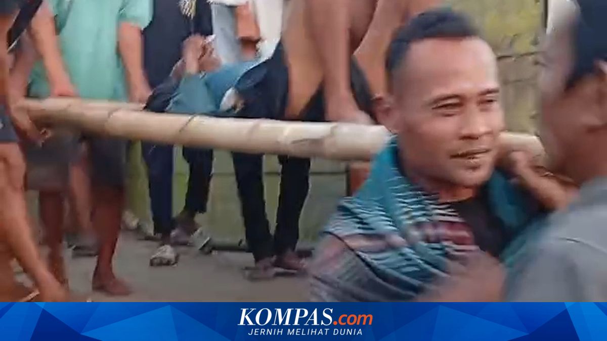 Viral Evakuasi Lansia Menggunakan Truk, Kepala Desa Mengakui Ketiadaan Ambulans