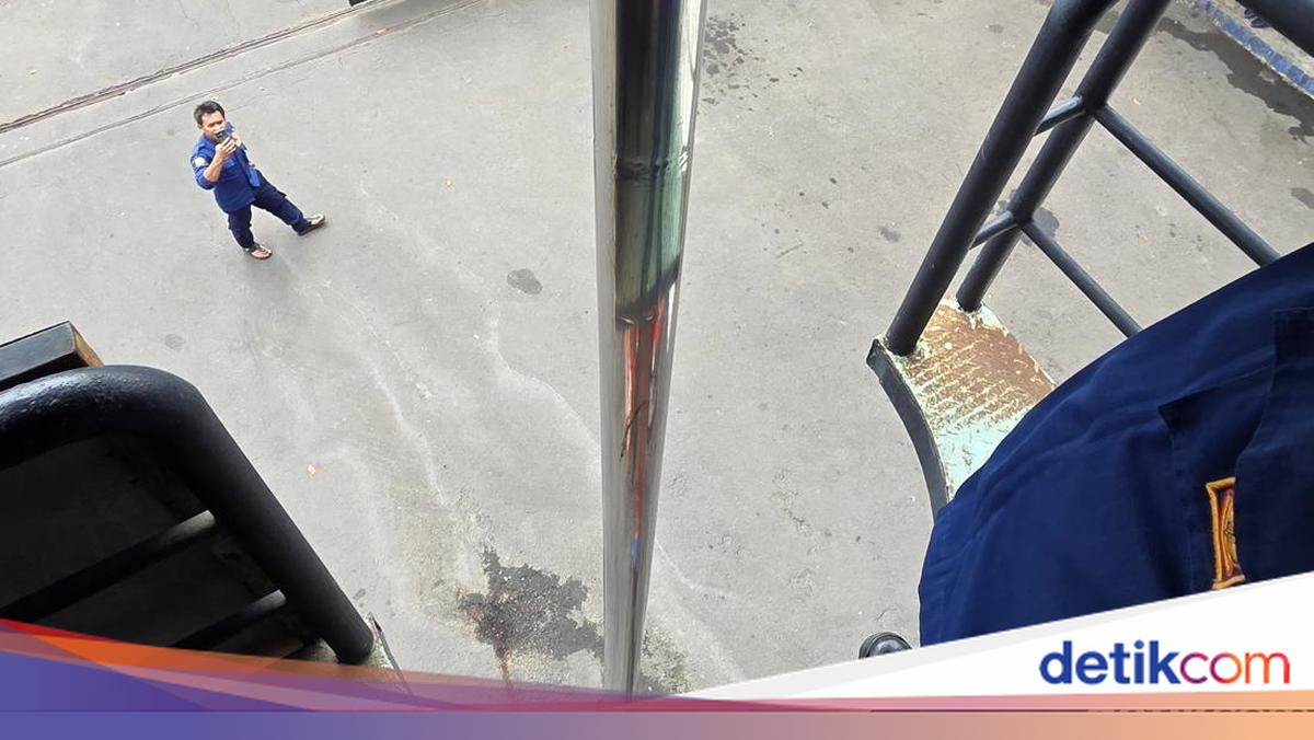 Warga Bekasi Coba Tiang Luncur Darurat Pemadam Kebakaran, Ini Pengalamannya