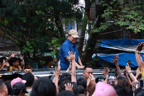 Kunjungan Presiden Prabowo ke Bantaran Rel Senen, Warga Merasa Terhormat